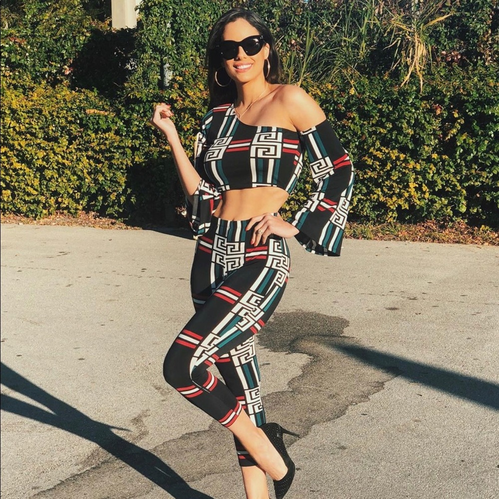 Bell Sleeve Print Legging Set - Picture 3 of 3